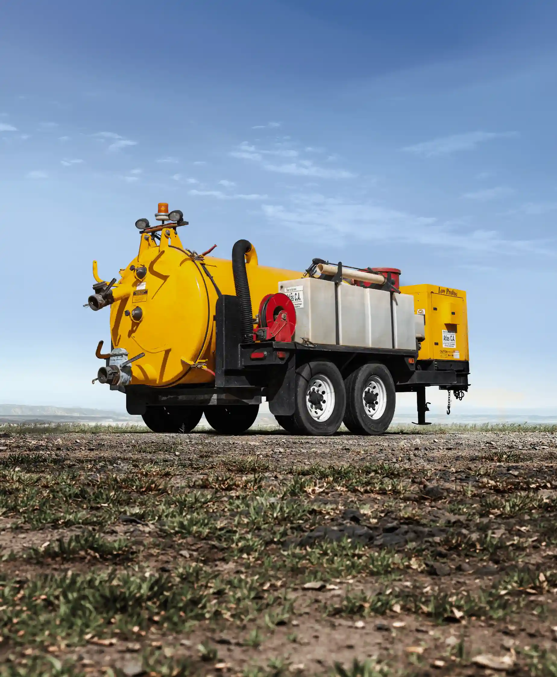 Unidad vactor Caracol C.A para limpieza técnica de tanques